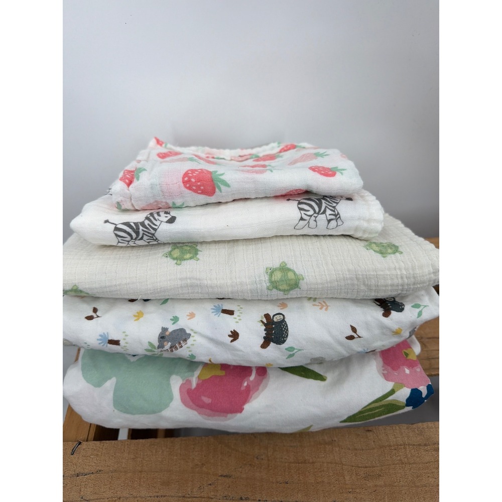 Baby 2 Crib Sheets‎ + 3 Swaddle Blankets Cotton Animal Strawberry Floal